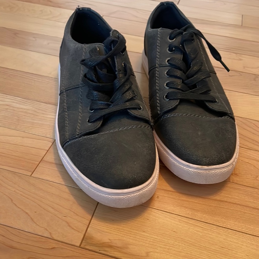 Mens Burton Shoes Size 8.5